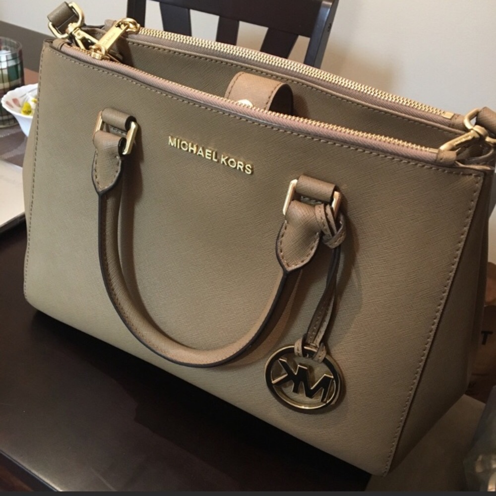 MICHAEL KORA MEDIUM SUTTON SAFFIANO SATCHEL